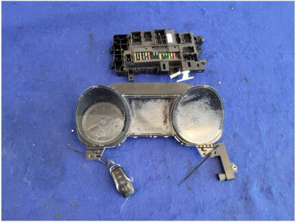 2016 Ford Mustang GT S550 Gauge Cluster Key Body Control Module Reader 2758