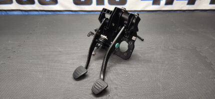 2024-2025 Ford Mustang GT Manual Brake & Clutch Pedal OEM