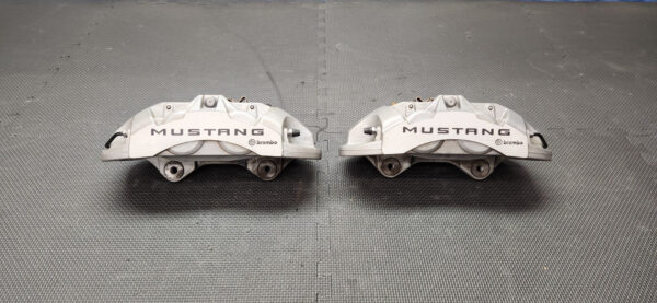 2024-2026 Ford Mustang GT Brembo LH & RH Front Brake Caliper SET OEM
